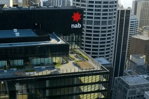 Ngân hàng lớn thứ hai Australia lên kế hoạch cắt giảm 2.500 nhân sự
