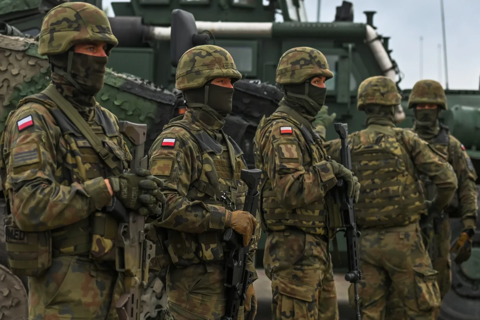 Đa phần người Ba Lan phản đối triển khai quân đội tới Ukraine