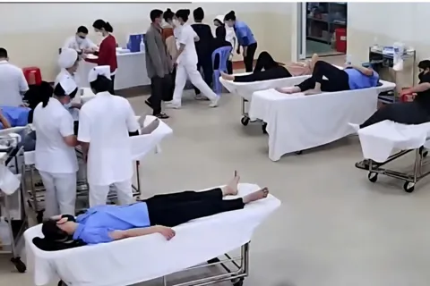 TP Hồ Chí Minh: gần 80 công nhân, học sinh nhập viện nghi ngộ độc thực phẩm