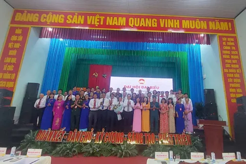 TP Hồ Chí Minh: cán bộ mặt trận phường Bình Hòa thực hiện “3 gần, 4 không, 5 phải”