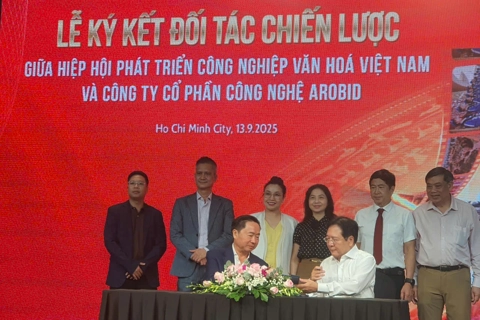 Phát triển công nghiệp văn hóa Việt Nam thành ngành kinh tế mũi nhọn