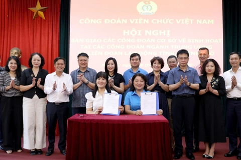 Liên đoàn Lao động Thành phố Hà Nội tiếp nhận các Công đoàn cơ sở thuộc Công đoàn Viên chức Việt Nam