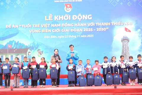 Tuổi trẻ Việt Nam đồng hành với thanh thiếu nhi vùng biên giới