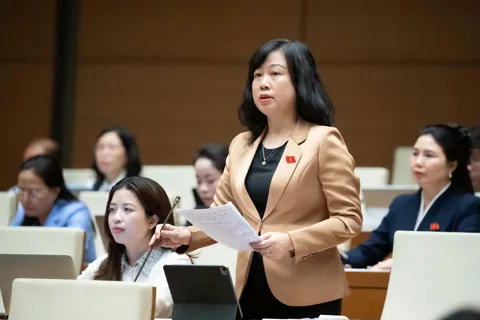 Kiến nghị đưa nội dung hành hung nhân viên y tế khi làm nhiệm vụ vào nhóm "chống người thi hành công vụ"