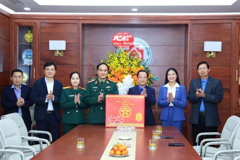 Lãnh đạo thành phố Hà Nội thăm, chúc Tết tại Bệnh viện Trung ương Quân đội 108