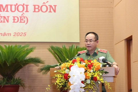 Tài liệu bị cháy gần trụ sở UBND phường Cổ Nhuế 2 là giấy tờ bỏ đi, không còn giá trị sử dụng