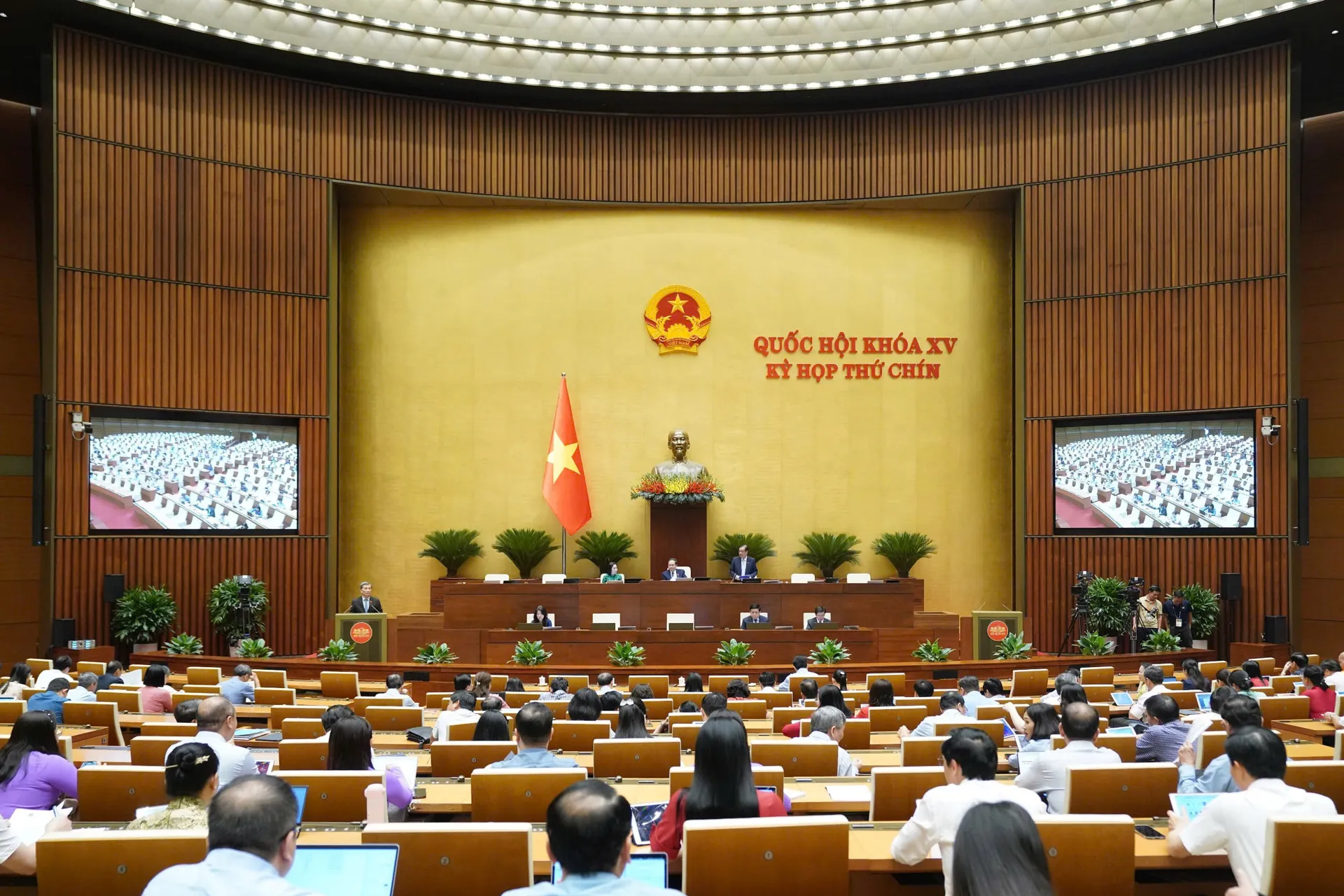 Tuần này, Quốc hội thảo luận về Nghị quyết sửa đổi, bổ sung một số điều của Hiến pháp năm 2013