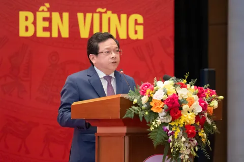 Đổi mới sâu sắc tư duy xây dựng pháp luật, chuyển mạnh từ quản lý, kiểm soát sang kiến tạo phát triển