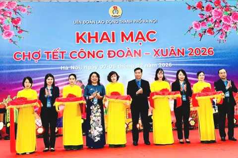 Chợ Tết Công đoàn Hà Nội: nối nhịp cầu nghĩa tình giữa tổ chức Công đoàn, cộng đồng doanh nghiệp và người lao động