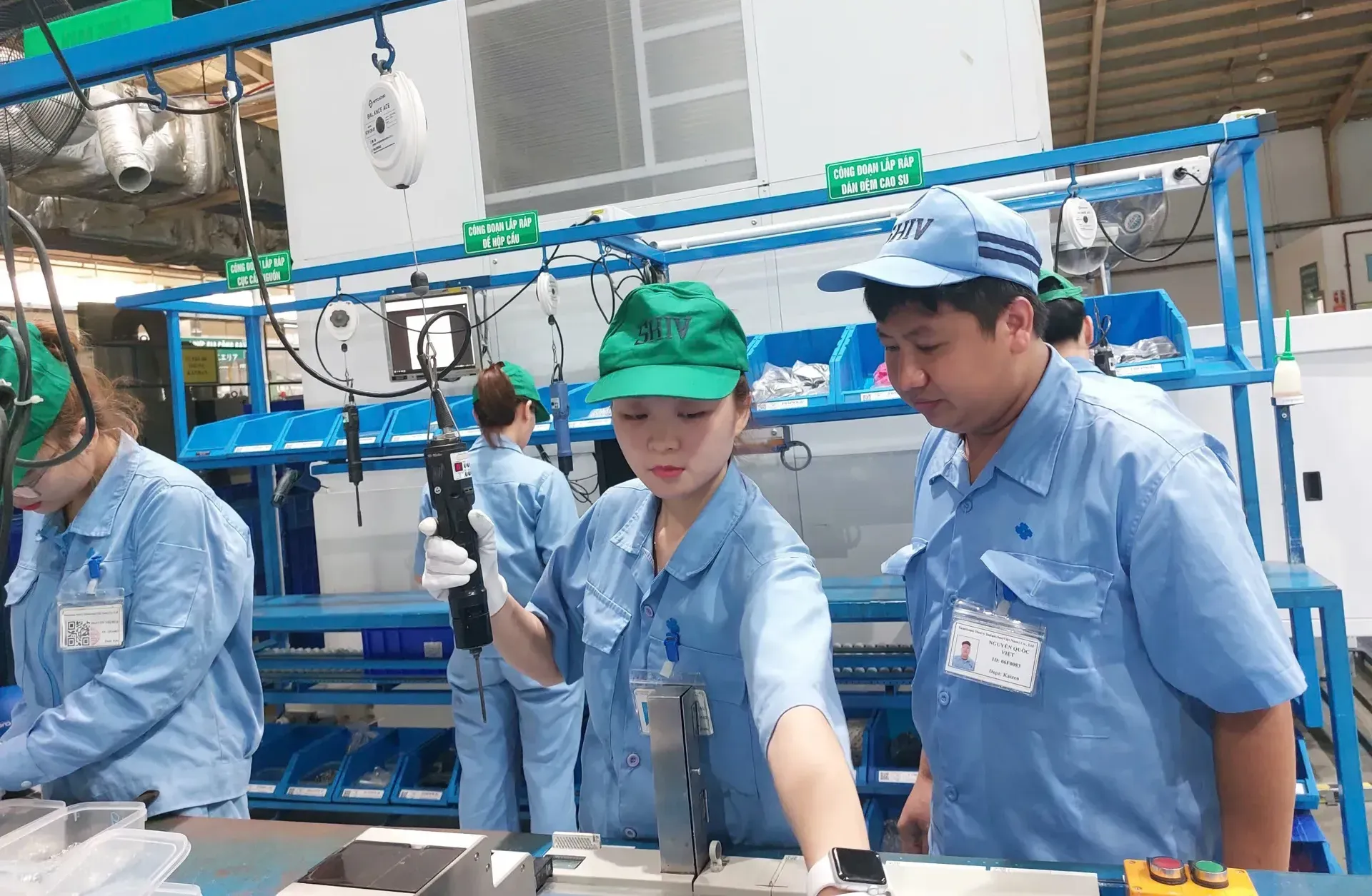 Tạo điều kiện để công nhân lao động phát triển kỹ năng số