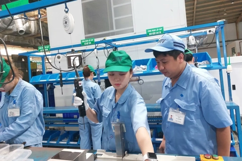 Tạo điều kiện để công nhân lao động phát triển kỹ năng số
