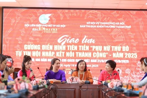 Giao lưu gương điển hình tiên tiến “Phụ nữ Thủ đô Tự tin - Hội nhập - Kết nối thành công”