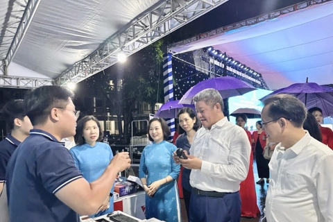 Khai mạc Ngày Phụ nữ Thủ đô ứng dụng công nghệ và đổi mới sáng tạo
