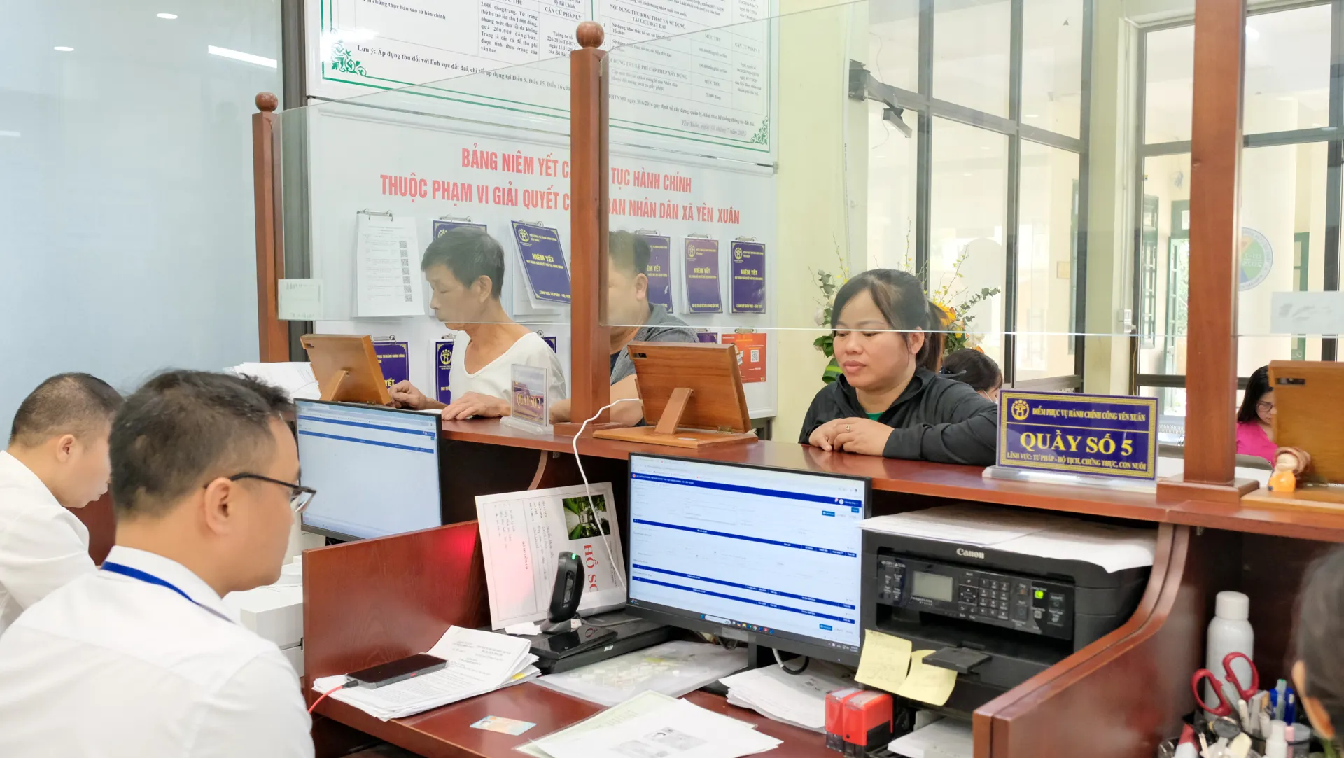 Tăng mức hỗ trợ với công chức cấp xã được ủy quyền thực hiện thủ tục hành chính

