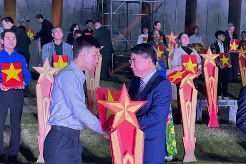 “Hành trình bất tử - từ ký ức đến khát vọng”: lời tri ân sâu sắc tới các anh hùng liệt sĩ