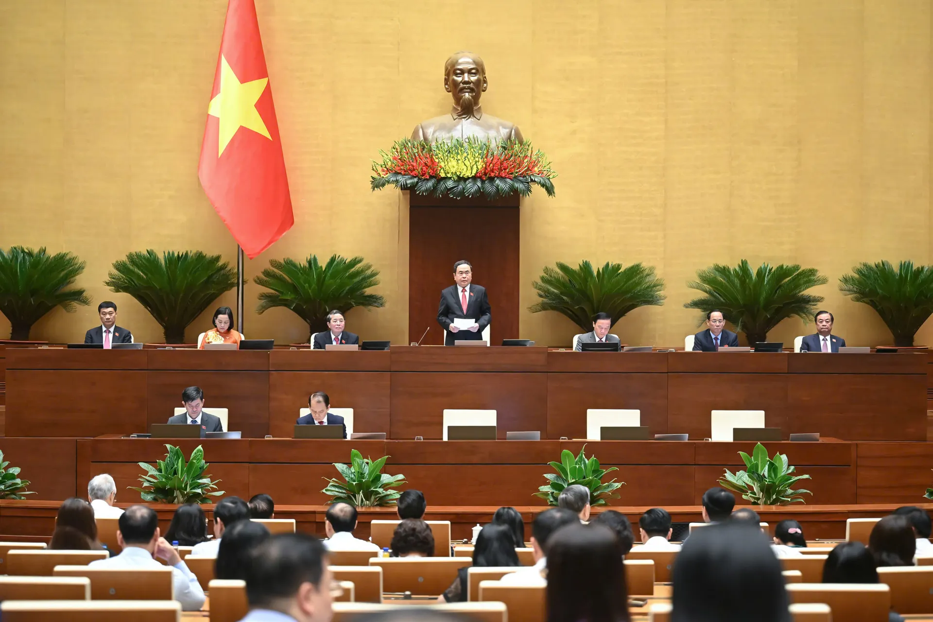 Quốc hội thông qua Nghị quyết sửa đổi, bổ sung 5/120 điều của Hiến pháp năm 2013: kết thúc hoạt động của đơn vị hành chính cấp huyện từ ngày 1/7/2025