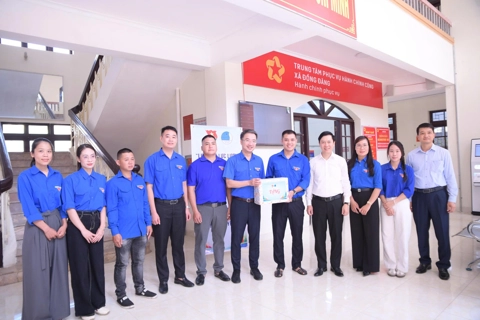 Tạo điều kiện để tuổi trẻ trực tiếp tham gia hỗ trợ người dân thực hiện thủ tục hành chính