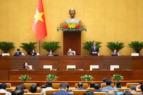 Xe ô tô kinh doanh vận tải hành khách từ 8 chỗ trở lên phải lắp thiết bị ghi nhận hình ảnh khoang chở khách 