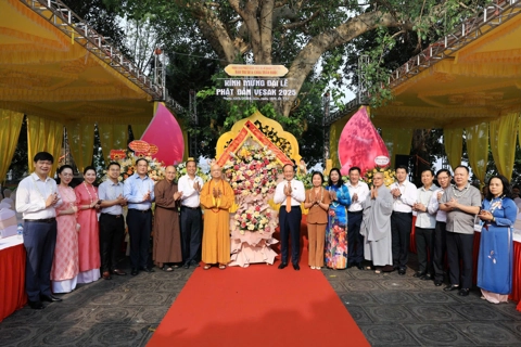 Chủ tịch HĐND Thành phố Hà Nội thăm, chúc mừng Hội đồng chứng minh Giáo hội Phật giáo Việt Nam
