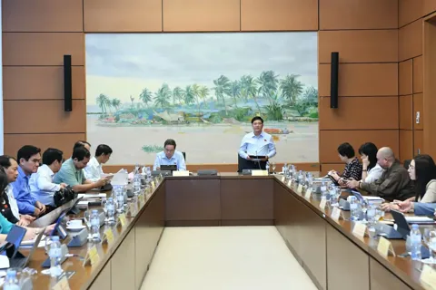Phát huy vai trò tiên phong cán bộ, đảng viên trong đổi mới, sáng tạo và phục vụ Nhân dân
