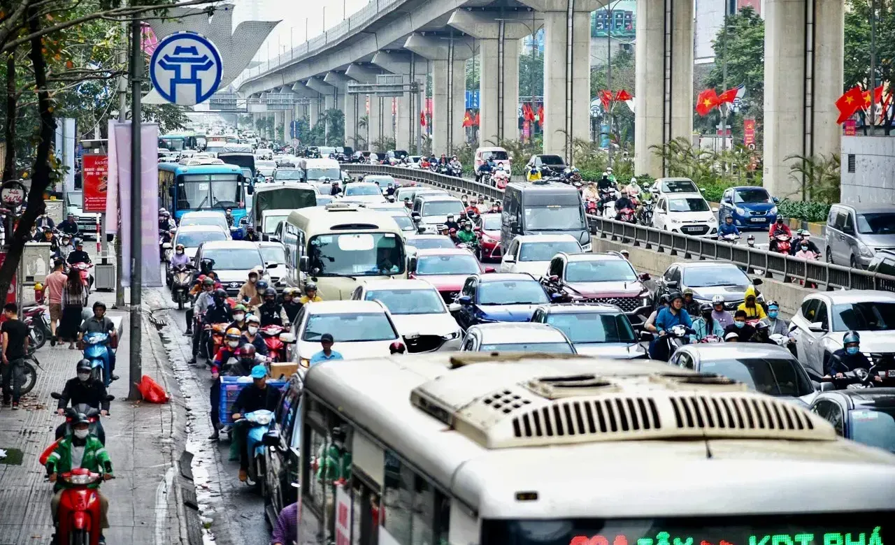 Hà Nội thông qua lộ trình hạn chế phương tiện giao thông gây ô nhiễm