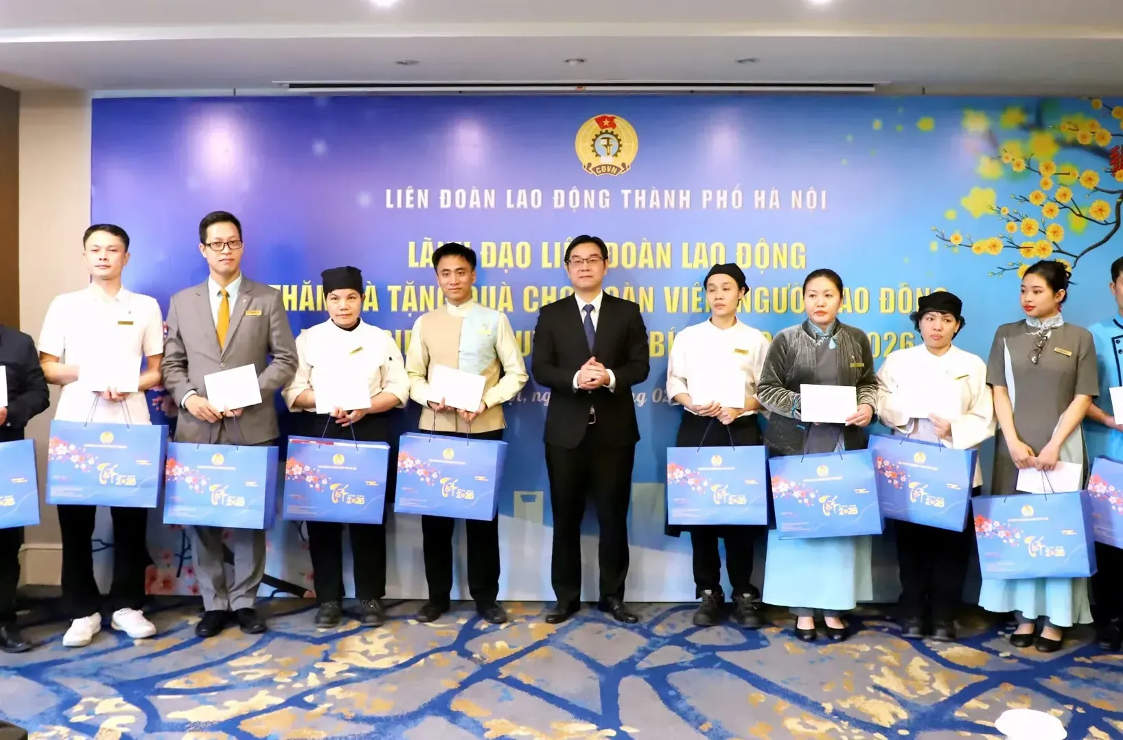 Công đoàn Hà Nội sẻ chia, lan tỏa yêu thương tới đoàn viên, người lao động