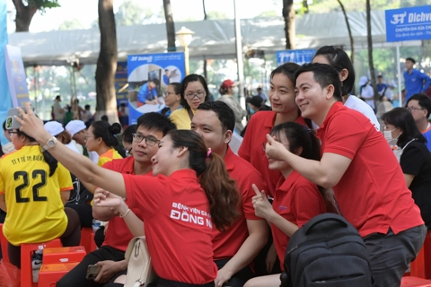 Hơn 2.000 thanh niên công nhân hào hứng tham gia "Lan toả năng lượng tích cực"