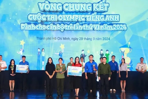 Cán bộ trẻ cùng tiếng Anh bước vào kỷ nguyên vươn mình