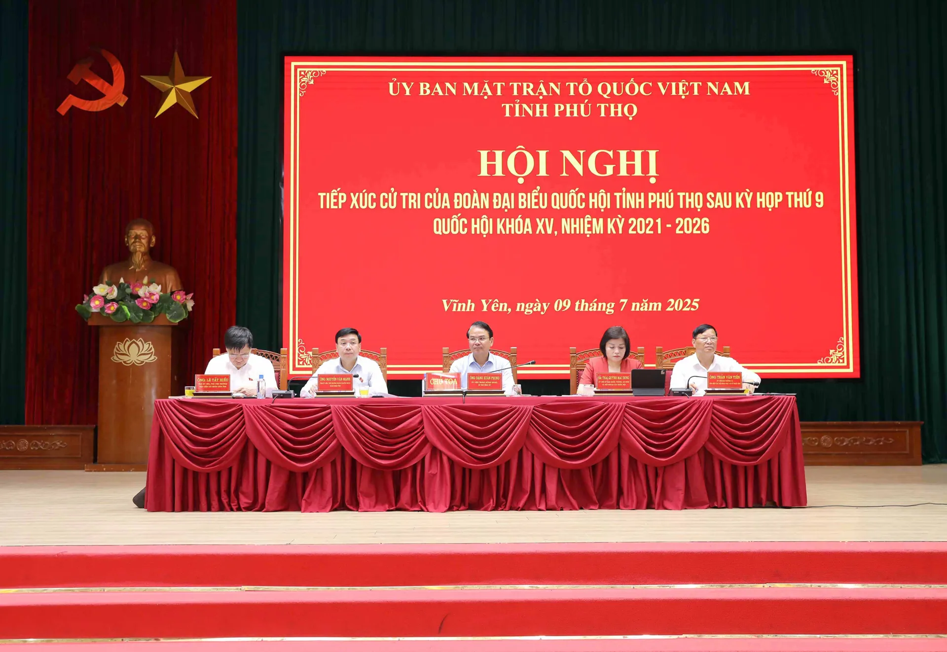 Đoàn Đại biểu Quốc hội tỉnh Phú Thọ tiếp xúc cử tri tại phường Vĩnh Yên