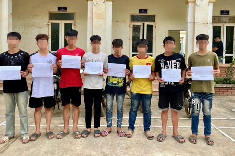 Phú Thọ: triệu tập nhóm thanh thiếu niên mang hung khí gây rối trong đêm
