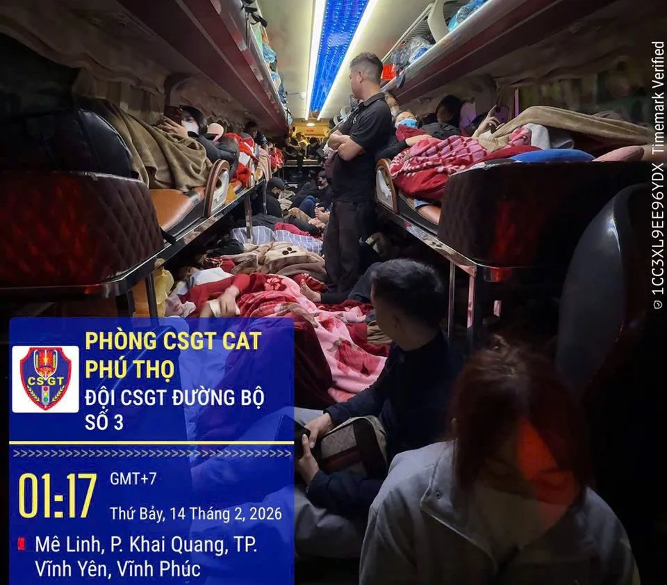 Phú Thọ: hàng loạt xe khách bị xử lý hành vi chở quá số người quy định