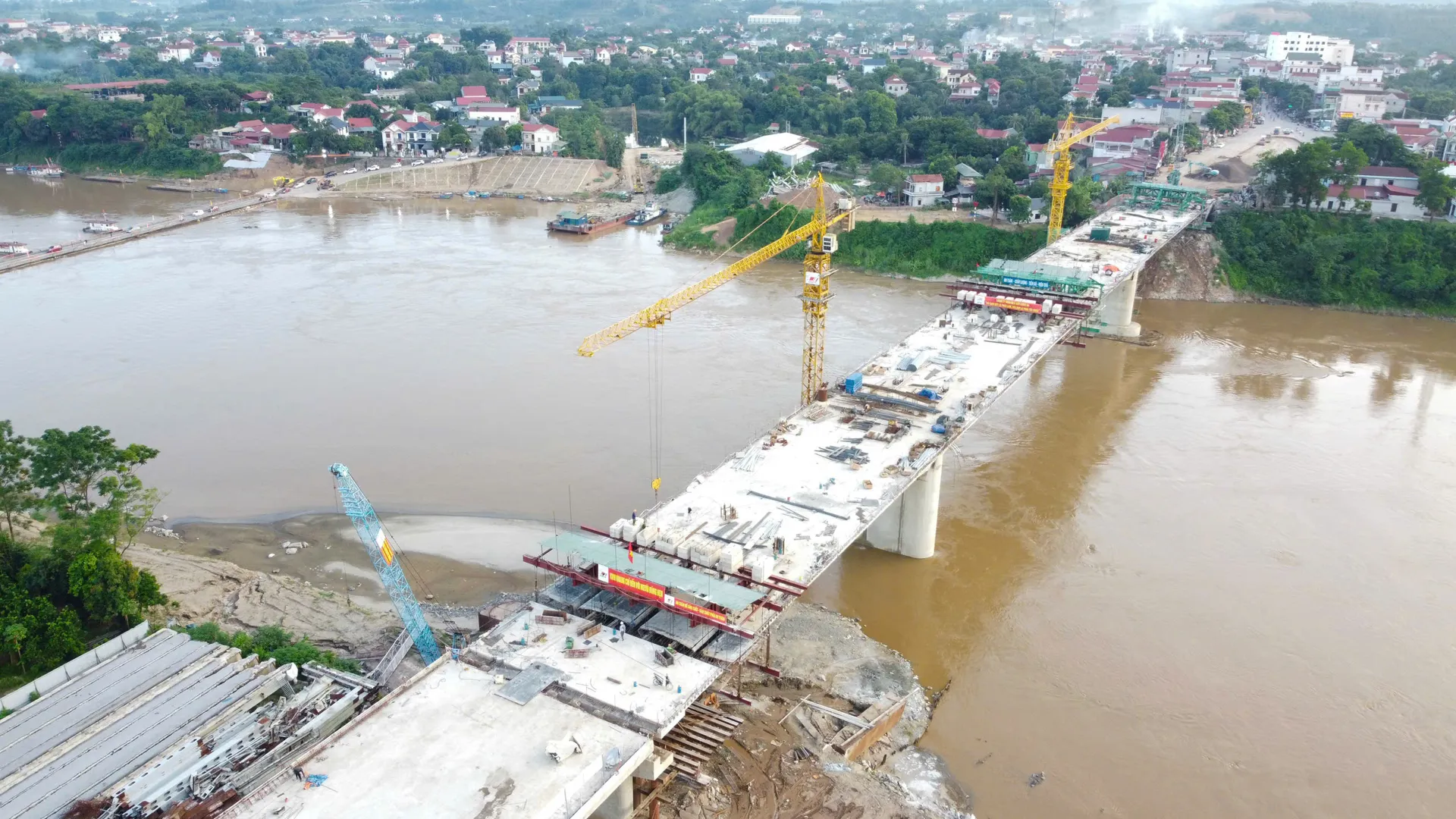 Tỉnh Phú Thọ: hợp long cầu Phong Châu, nỗ lực vượt tiến độ, quyết tâm thông xe đầu tháng 10
