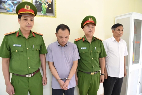 Phú Thọ: bắt giữ giám đốc công ty sản xuất gần 5.000 sản phẩm mỹ phẩm giả