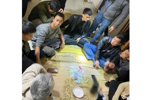 Phú Thọ: khởi tố 9 đối tượng đánh bạc dưới hình thức “chơi liêng”