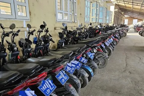 Phú Thọ: Trường THCS Ngọc Lập tự in “biển số xe” cho học sinh gây tranh cãi