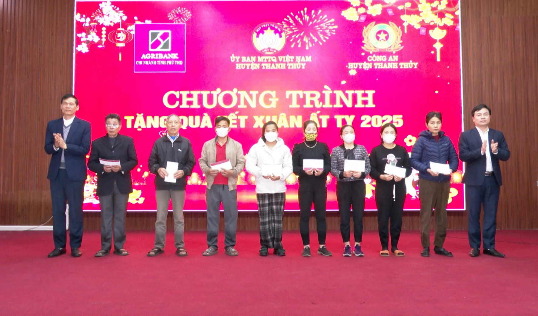 Phú Thọ phân bổ gần 3,7 tỷ đồng tặng quà Tết cho hộ nghèo, cận nghèo