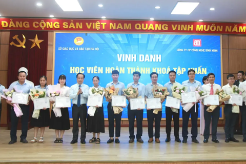 Hà Nội: bế giảng khoá tập huấn AI cho giáo viên trường trung cấp, cao đẳng