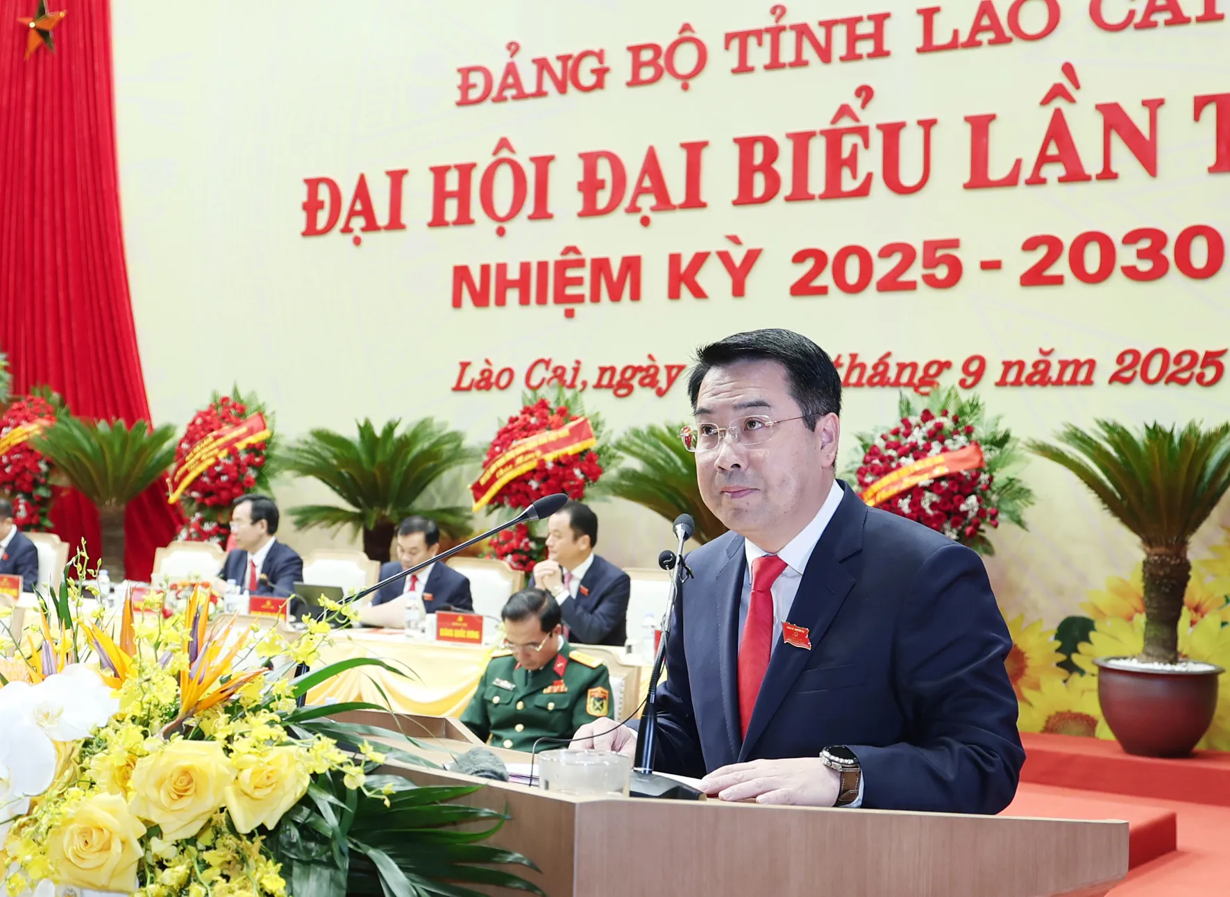 Ông Nguyễn Tuấn Anh giữ chức Chủ tịch UBND tỉnh Lào Cai