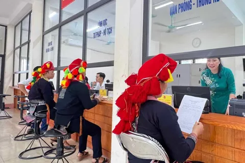 Lào Cai siết chặt trách nhiệm trong tiếp nhận và giải quyết hồ sơ trực tuyến