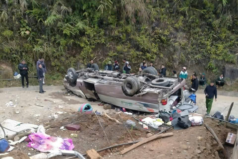 Xe chở đoàn thiện nguyện gặp nạn ở Lào Cai, 8 người tử vong