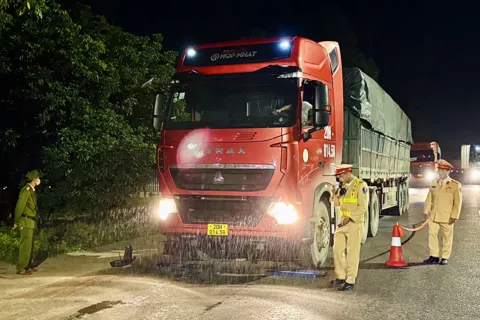 CSGT Huế tạo chuyển biến rõ nét trong bảo đảm trật tự, an toàn giao thông