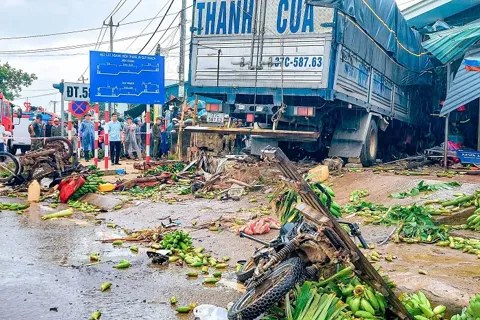 Vụ tai nạn thảm khốc ở chợ chuối Tân Long: trách nhiệm thuộc về ai?