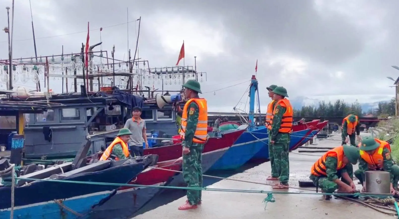 Thành ủy Huế ra công điện khẩn ứng phó bão số 10