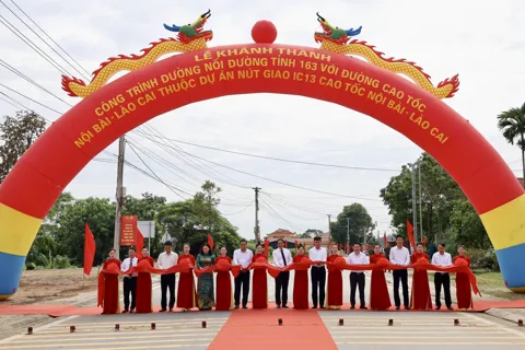 Lào Cai khánh thành đường nối tỉnh lộ 163 với cao tốc Nội Bài – Lào Cai