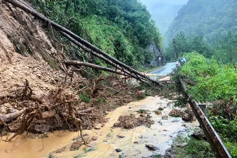 Lào Cai: 249 ngôi nhà tốc mái, thiệt hại gần 5 tỷ đồng sau bão số 10