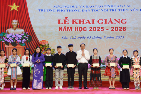 Lào Cai: Bí thư Tỉnh uỷ Trịnh Xuân Trường dự khai giảng tại Trường PTDT nội trú Yên Bái

