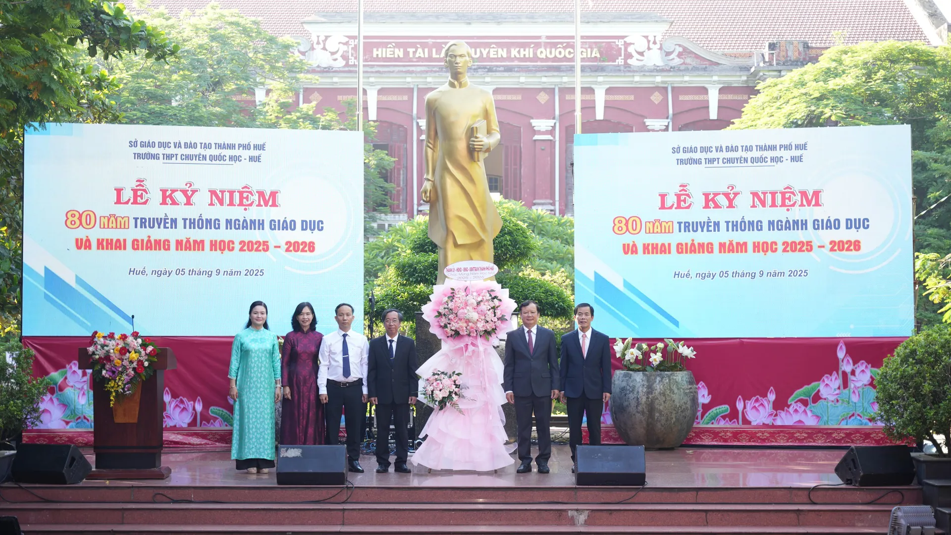 Huế: hơn 294.600 học sinh hân hoan bước vào năm học mới
