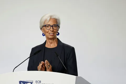 ECB khả năng nâng dự báo tăng trưởng Eurozone