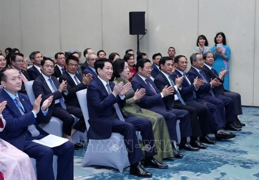 Chủ tịch nước gặp mặt cán bộ Đại sứ quán và cộng đồng người Việt Nam tại Ai Cập