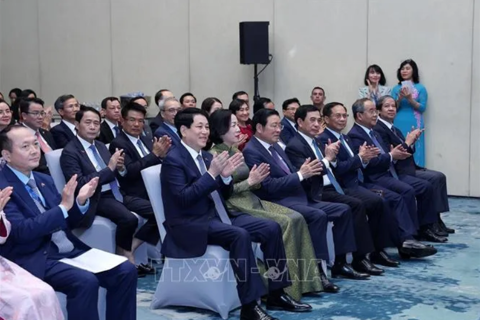 Chủ tịch nước gặp mặt cán bộ Đại sứ quán và cộng đồng người Việt Nam tại Ai Cập